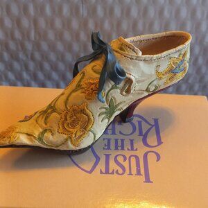 Just The Right Shoe  By Raine Brocade Court Mini Figurine 25002